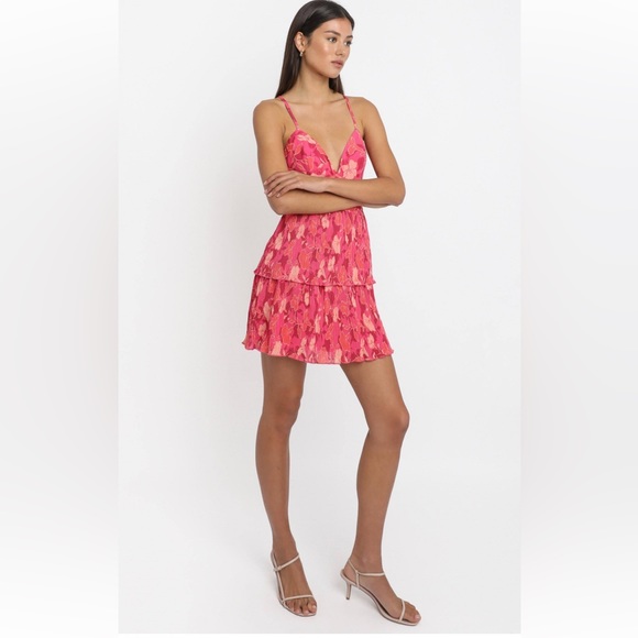 Showpo Somethings on My Mind Dress in Berry Floral Size Medium - Picture 4 of 8